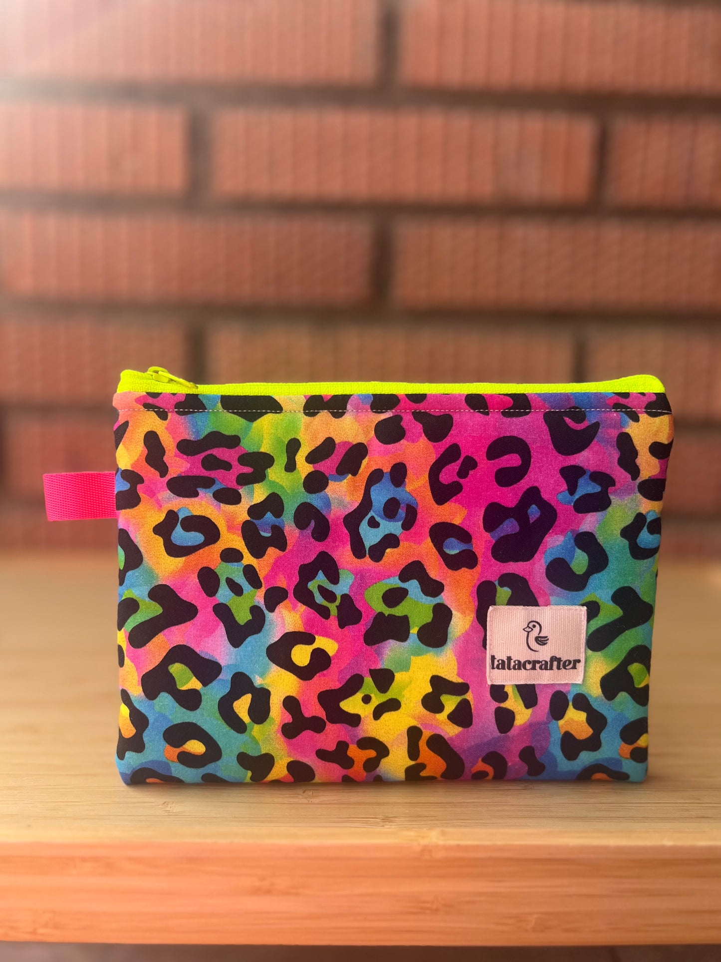 Funda multiusos animal print flúor