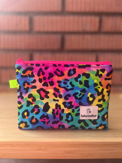 Funda multiusos animal print flúor